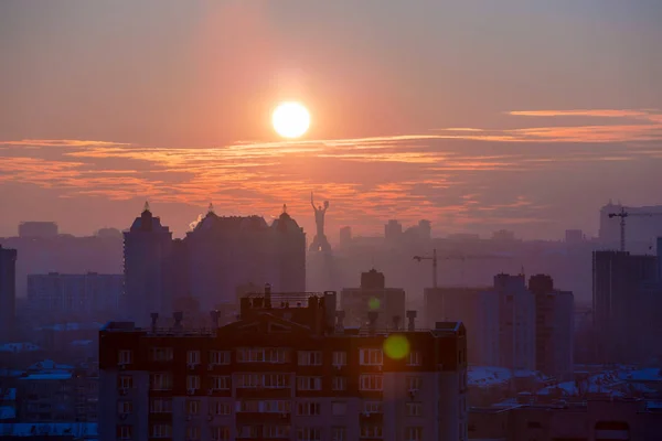 Pôr Sol Kiev Vista Noturna Panorama Cidade Kiev Sol Vermelho — Fotografia de Stock