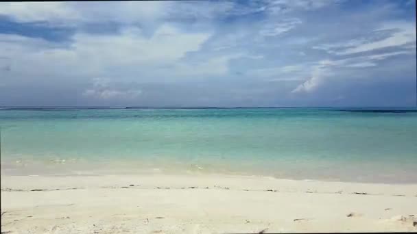 Maldivas Oceano Índico Vista Deslumbrante Paisagem Tropical Areia Branca Água — Vídeo de Stock