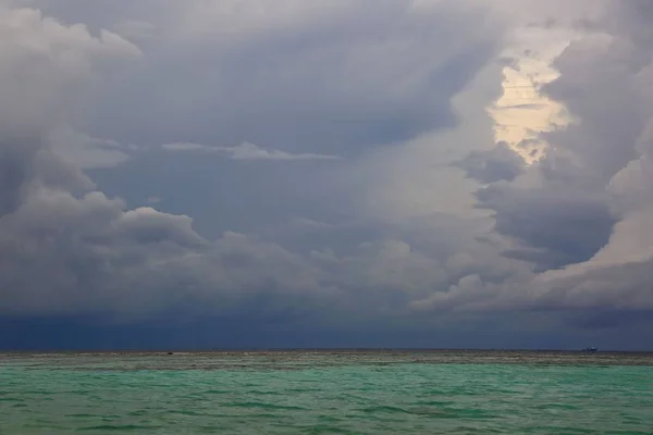 Vista Linda Paisagem Tropical Maldivas Água Azul Turquesa Oceano Índico — Fotografia de Stock