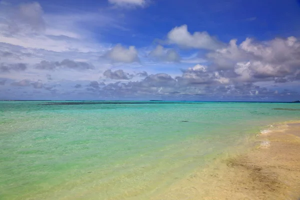 Hermosa Vista Playa Arena Blanca Agua Turquesa Cielo Azul Con —  Fotos de Stock