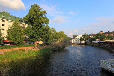 Muhteşem görünümü güzel yaz gününde bir kasabada. Avrupa, İsveç, Uppsala.