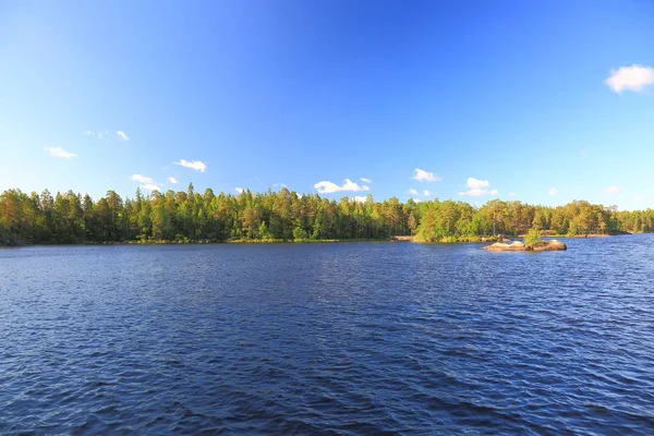 Vacker Utsikt Över Vacker Natur Landskap Blå Sjön Vatten Och — Stockfoto