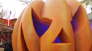 Cadılar Bayramı için dekorasyon Park olarak güzel balkabağı. Cadılar Bayramı için geleneksel dekorasyon. Cadılar Bayramı arka planlar.