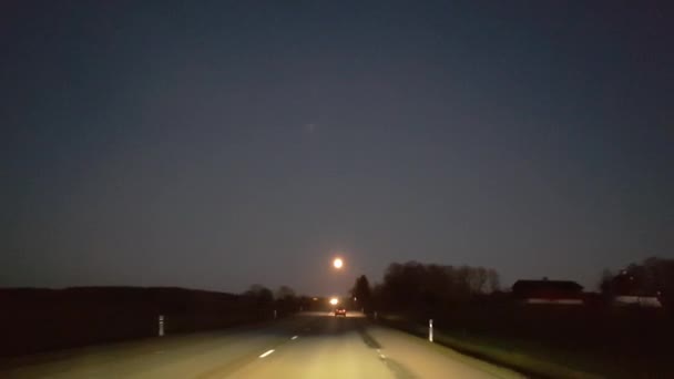 Piękny Widok Podczas Jazdy Późnych Godzin Wieczornych Kierunku Księżyca Piękna — Wideo stockowe