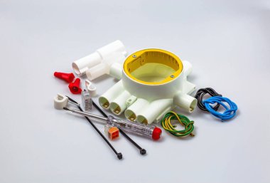 Elektrik malzemeleri izole görünümünü kapatın. Güzel renkli arka planlar. 