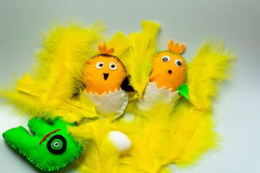 Sevimli el yapımı Paskalya dekorasyon elemanı görünümü yakın. Güzel arka planlar.