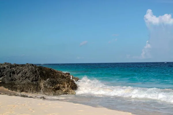 Природная Красота Бермудских Островов Удивительный Вид Розовый Песчаный Пляж Каменный — стоковое фото