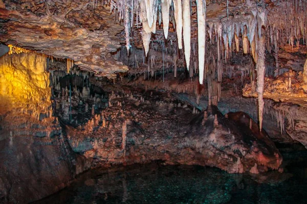 Magnífica Vista Las Cuevas Cristal Las Bermudas Hermosos Fondos — Foto de Stock