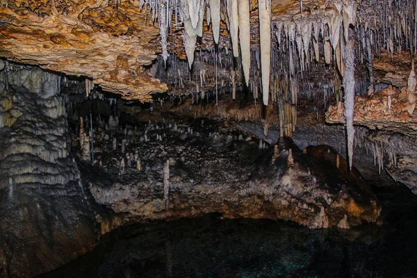 Bermuda Crystal Caves Muhteşem Görünümü Güzel Arka Planlar — Stok fotoğraf