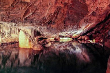 Bermuda Crystal Caves muhteşem görünümü. Güzel arka planlar.