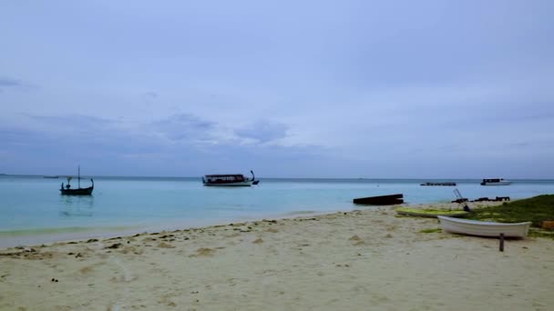 Coucher Soleil Magnifique Sur Océan Indien Maldives Quelques Bateaux Sur — Video