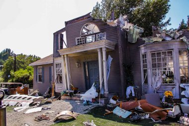 Paramount Studios resimleri uçak kazasında sahne sonra bina yok. Abd. Los Angeles, Hollywood. 09.12.2012.