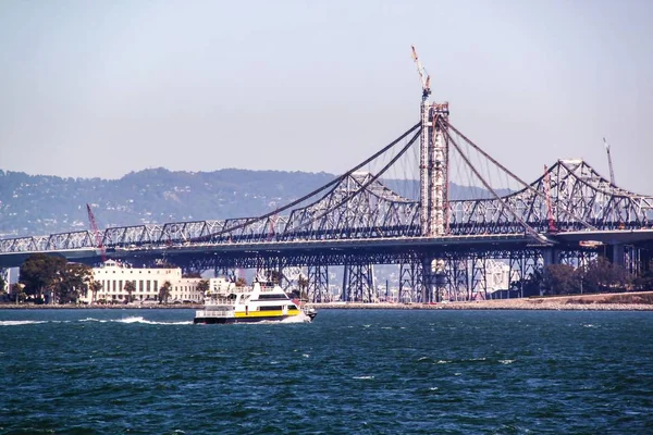 Wunderschöne Brücke Auf Blauem Himmel Hintergrund San Francisco Kalifornien — Stockfoto