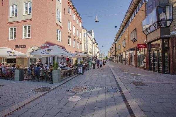 Nydelig Utsikt Byens Fotgjengergate Med Utendørs Restauranter Smale Butikker Uppsala – stockfoto