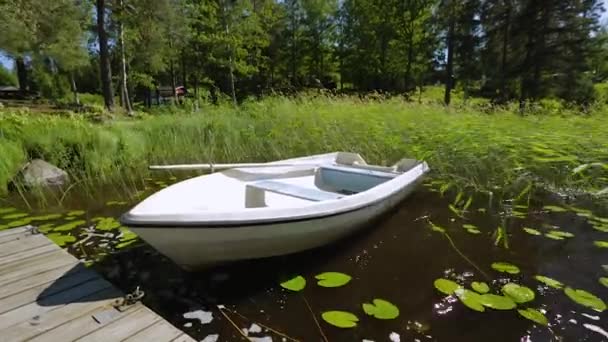 Magnífica Vista Del Solitario Barco Madera Vacío Estacionado Muelle Madera — Vídeos de Stock