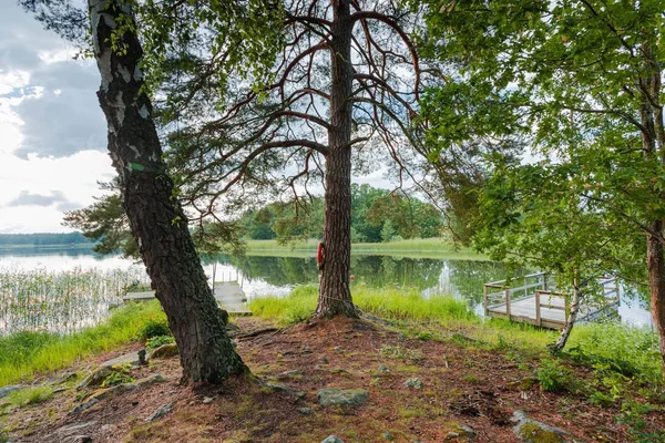 Великолепный Вид Закат Спокойный Летний Вечер View Lake Two Boats — стоковое фото