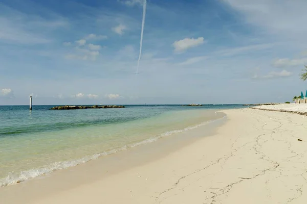 Piękny Widok Atlantyk Ocean Piaszczystej Plaży Żółty Piasek Zmienia Się — Zdjęcie stockowe