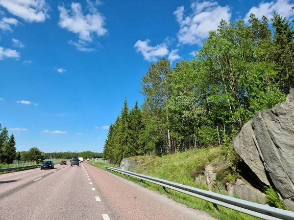 Восхитительный Вид Дорогу Проходящую Линию Горизонта Прекрасный Летний День Швеция — стоковое фото