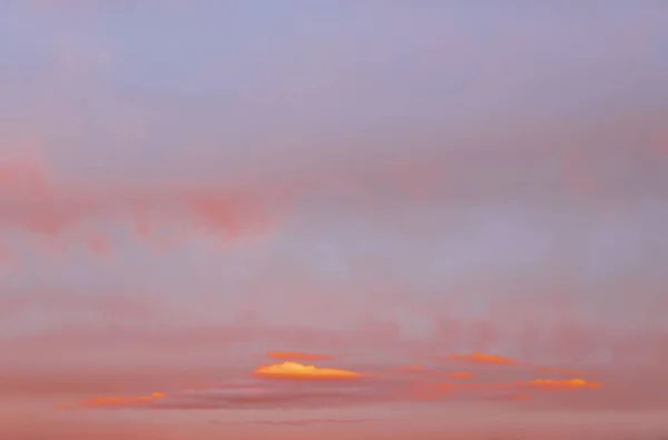 Magnífica Vista Del Cielo Nublado Rojo Durante Atardecer Hermosa Naturaleza — Foto de Stock