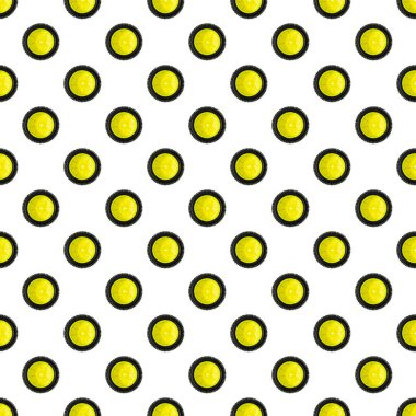 Beyaz arka planda izole edilmiş siyah lastikli mini boy sarı plast tekerlek görüntüsü. Radyo kontrollü araba konsepti.