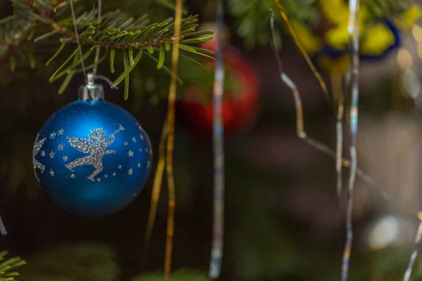 Nahaufnahme Von Niedlichen Weihnachtsbaumschmuck Weihnachtsferien Konzept Postkarte Schöne Weihnachten Hintergründe — Stockfoto