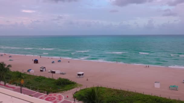 Bela Paisagem Aérea Vista Das Margens Arenosas Miami Beach Contra — Vídeo de Stock