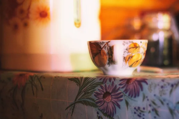 Чашка горячего чая с вкуснейшим печеньем — стоковое фото
