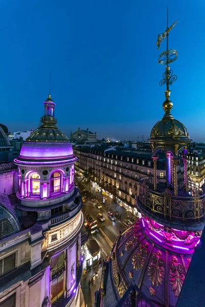 2018 パリの屋根の夕日とオスマン地区の建物パリ オペラ座フランス — ストック写真