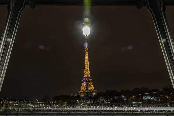 Paris Novembro 2018 Torre Eiffel Iluminada Ponte Bir Hakeim Paris — Fotografia de Stock