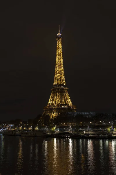 Paris Kasım 2018 Işıklı Eyfel Kulesi Yansıma Seine Nehri Paris — Stok fotoğraf