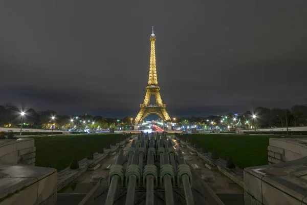 Paris Novembre 2018 Tour Eiffel Illuminée Face Canon Eau Fontaine — Photo