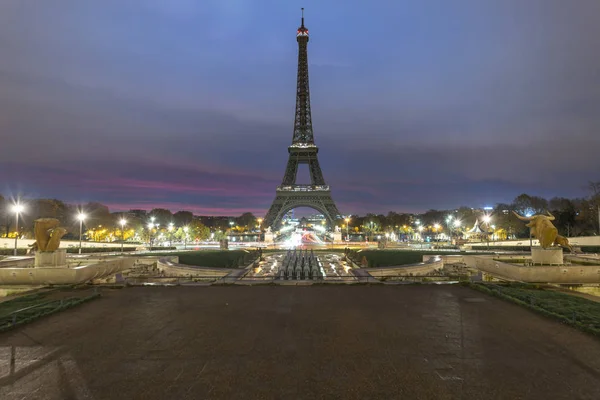 Sehr Frühmorgendlicher Sonnenaufgang Auf Dem Eiffelturm Überhaupt Nicht Beleuchtet Blick — Stockfoto
