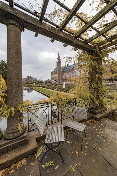 2018年12月3日 荷兰海牙国际法院所在地和平宫的秋景 — 图库照片
