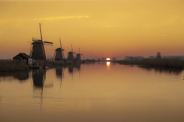 Twight Light Sunrise Unesco Heritage Windmill Silhouette Middle Canal Alblasserdam —  Fotos de Stock