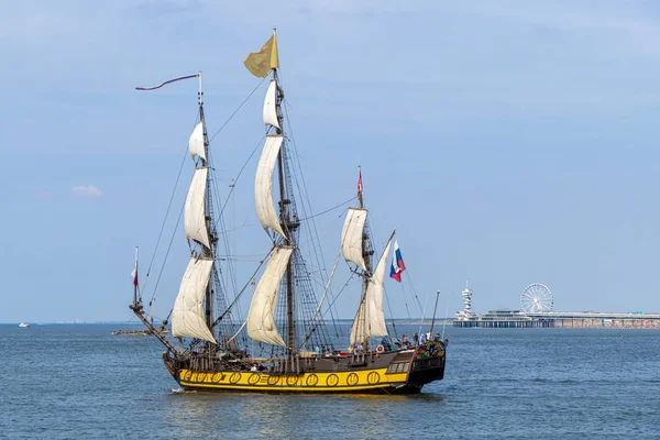 Barco Alto Antiguo Barco Que Sale Del Puerto Haya Scheveningen — Foto de Stock