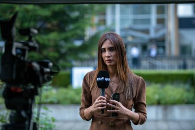 LEIDSCHENDAM, 18 Ağustos 2020 - Arap gazeteci ve muhabir, Lübnan Özel Mahkemesi 'nde eski Başbakan Rafiç Hariri' nin öldürülmesiyle ilgili canlı yayına çıktılar