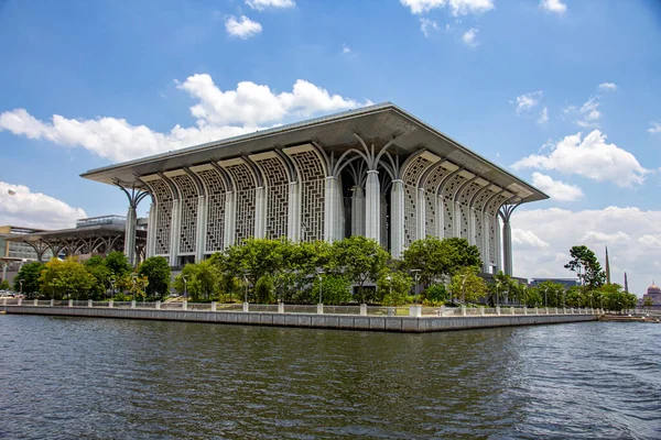 Putrajava Iron Mosque Lakeside Cloudy Sunny Afternoon Sky Putra Jaya — стоковое фото