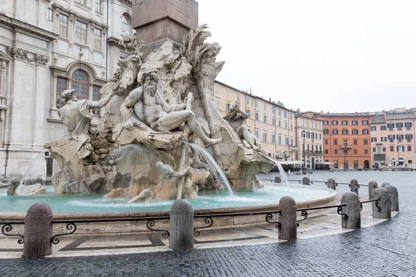 Widok Słynna Fontanna Czterech Rzek Pusty Plac Navona Placu Navona — Zdjęcie stockowe