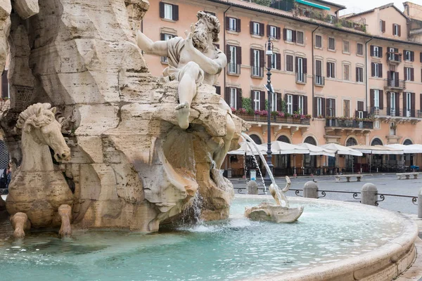 Berniniho Fontána Čtyř Řek Prázdné Restaurace Náměstí Navona Řím Itálie — Stock fotografie