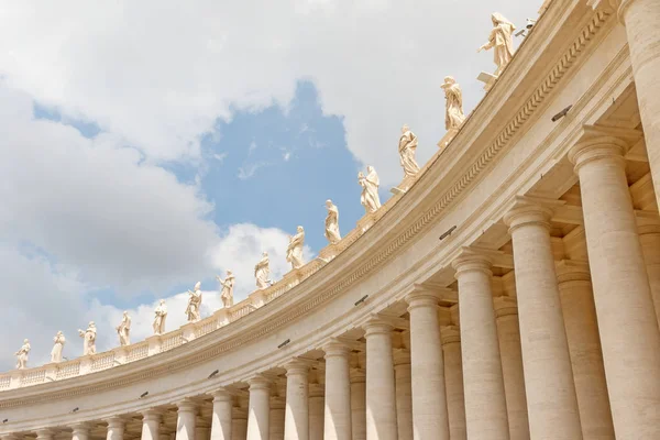 Colonata Coroada Por Estátuas Praça São Pedro Cidade Vaticano Foto — Fotografia de Stock