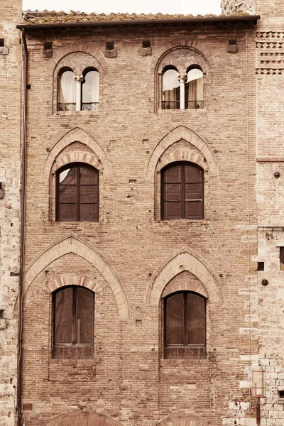 Vista Perto Antiga Casa Pedra San Gimignano Toscana Itália Verticalmente — Fotografia de Stock