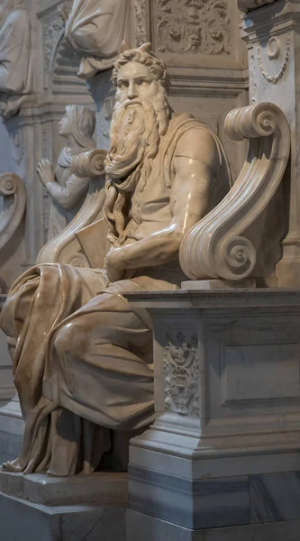 Famosa estátua de mármore de Moisés em Roma — Fotografia de Stock