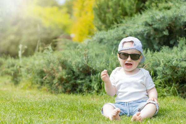 Little Baby Boy Crying Sunglasses Sitting Outdoors — Stock Photo, Image