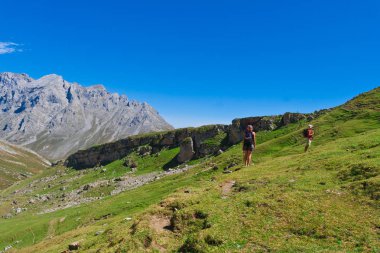 Picos de Europa'nın kalbinde, vadiler ve çayırlar, rocky Dağları ve sarma yollar etkileyici manzaralar bul. Aliva (Camaleo), Fuente De. Picos de Europa, Cantabria, İspanya