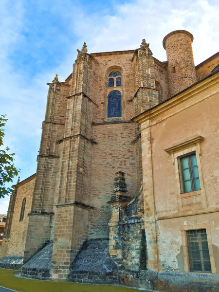 学院教堂圣玛丽亚 Cluniaes Cluniaco 的门面 建于不同的建筑风格 晚哥特式 文艺复兴和巴洛克 维拉弗兰卡 Del 别尔索 — 图库照片
