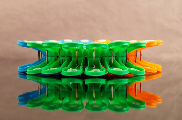 Groupe Piquets Vêtements Multicolores Plastique Posés Forme Cercle Une Vue — Photo