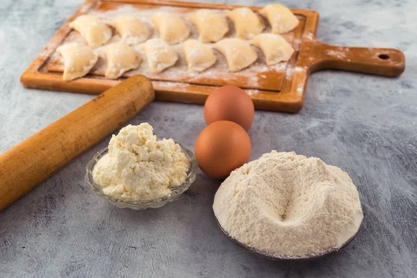 Ingredienti Preparazione Gnocchi Con Uova Pollo Ripieno Farina Setacciata Ricotta — Foto Stock