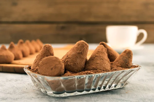 Így Csokoládé Szarvasgomba Kakaópor Fából Készült Háttér — Stock Fotó