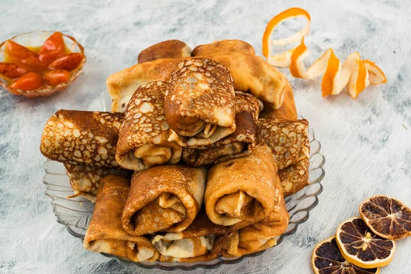 Placa Panqueques Delicioso Abundante Desayuno Fondo Claro — Foto de Stock