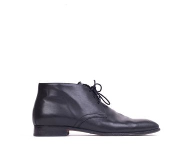 Beyaz bir arka plan üzerinde izole pahalı resmi Ayakkabı